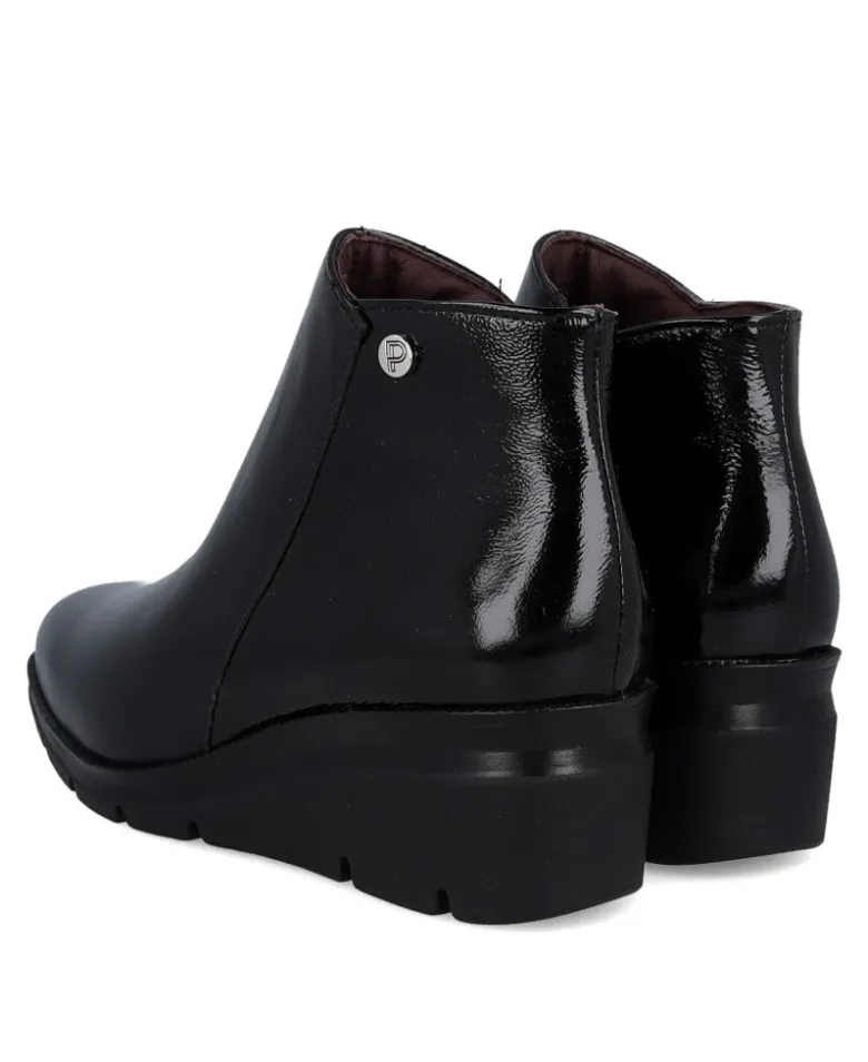 Botines negros con cuña Pitillos 11536