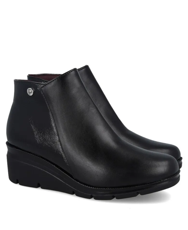 Botines negros con cuña Pitillos 11536
