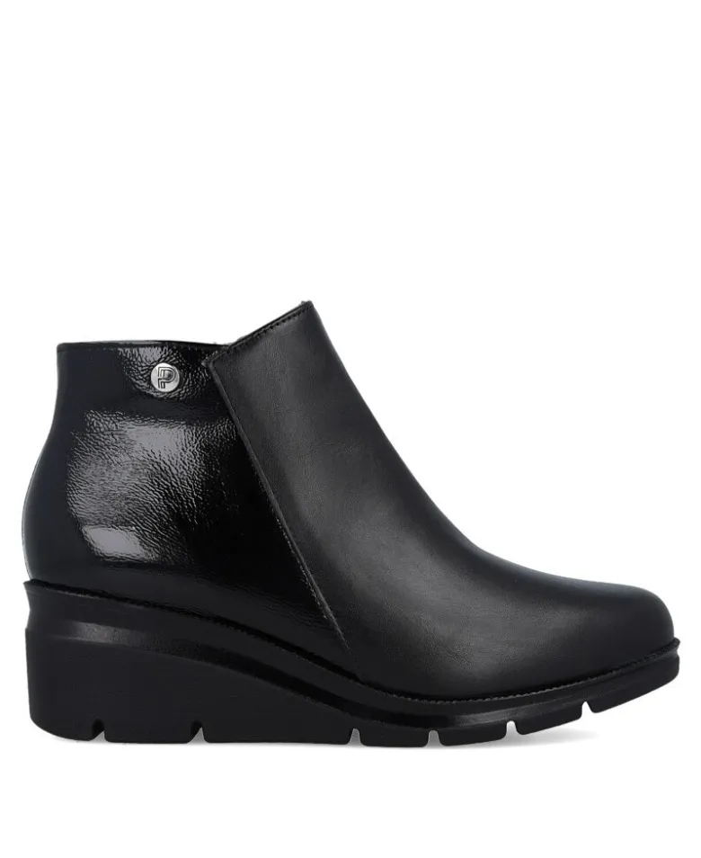 Botines negros con cuña Pitillos 11536