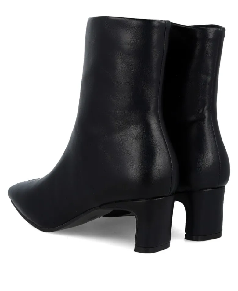 Botines negros con puntera cuadrada BB UP 2714