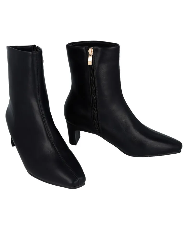 Botines negros con puntera cuadrada BB UP 2714
