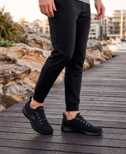 Deportiva negra hombre Skechers Dynamight