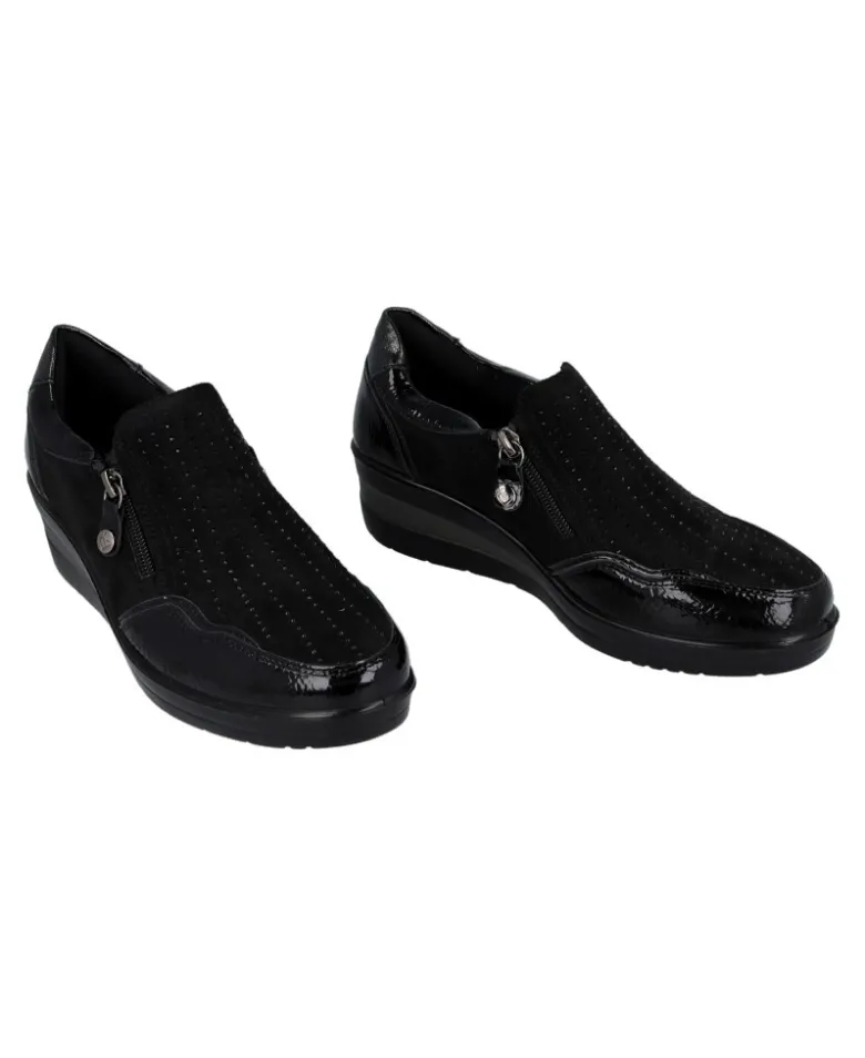 Mocasines negros casual con cuña Amarpies 29385