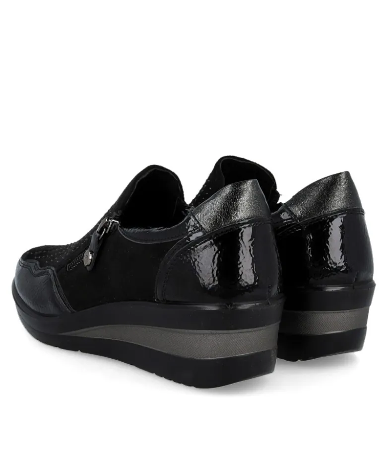 Mocasines negros casual con cuña Amarpies 29385