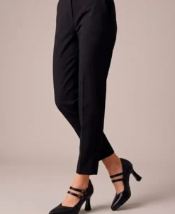 Zapato negro con hebillas Desireé Saga 9